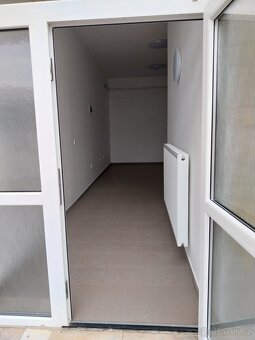 Pronajmu prostor 29 m2 Luna -Chomutov - 9