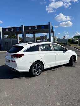 Hyundai i30 1.5 T-GDI MHEV Style FL combi - 9