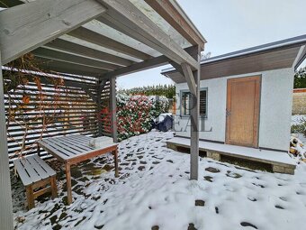 Prodej chatky v klidné osadě - 9