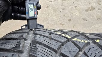 Zimní pneu 235/40/19 Good Year - 9