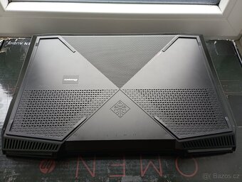HP omen 17 herní obr 17.3 Full HD 24g DDR 4 - 9