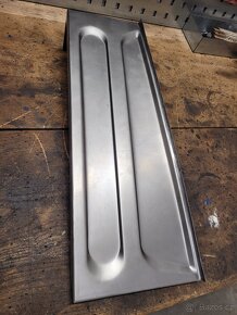 Tatra 148 podběh schodu vnější - 9