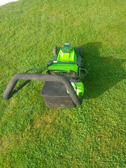 Elektrická sekačka + strunovka, komplet - 9