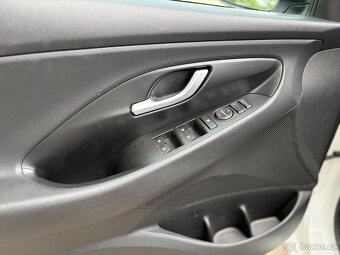 Hyundai i30,  1.6 CRDi automat - 9