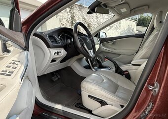 Volvo V40 Cross Country Momentum,1596 cm3, 132kW - 9