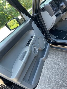 Jeep commander 3,0 crd 195 tis - 9