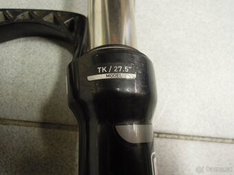 odpružená vidlice RockShox - 9