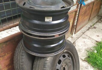 195/65 R15 Barum bravuris dvě kola a dva disky rozteč 4x108 - 9