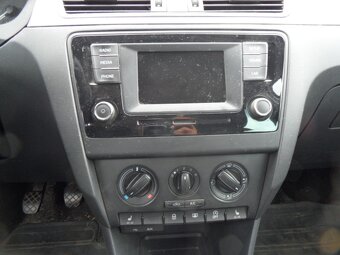 Škoda Rapid 1.0 TSi,66kw,zak. v ČR,naj.89000km - 9