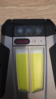 Odolný telefon s projektorem Tank4 TOP STAV - 9