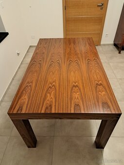 Jídelní stůl masiv - 9