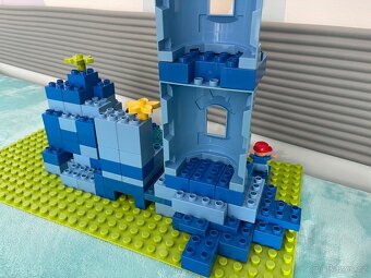 Lego Duplo modrý hrádek - 9
