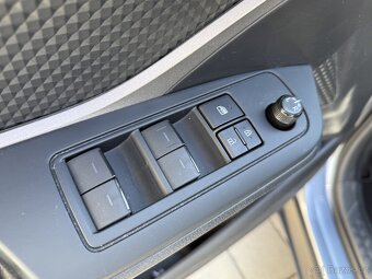 Toyota C-HR, 1,8 hybrid eCVT, CZ, záruka - 9