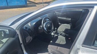 Hyundai i30 1,4 16v 80kw najeto 76000km - 9