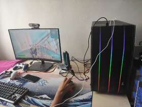 Herní počítač, monitor - 9