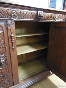 Vyřezávaná skříňka komoda - 9