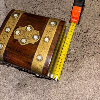 Dřevěná krabice na doutníky - 9