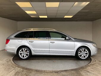 ŠKODA SUPERB 2.0 TDI COMBI - 9