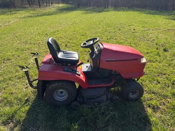 Zahradní traktor jonsered - 9