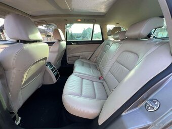 Škoda Superb 2 Combi 2.0TDI DSG 103kW PANORAMA - 9