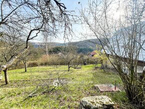 Prodej chaty se zahradou s možností výstavby, 787 m2 - Vrano - 9