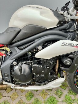 Triumph Speed triple 1050 - 9