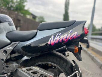 Kawasaki zx9r - 9