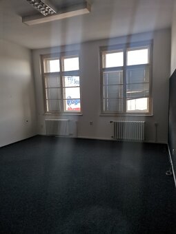 Pronájem, Kanceláře, 28m2 - Pardubice - Semtín, ev.č. 00100 - 9