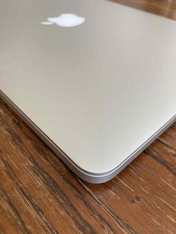 Apple MacBook Pro 13" - 9