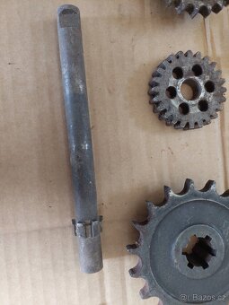 Jawa 50 pionyr, kyvacka - prevodova kolecka - 9