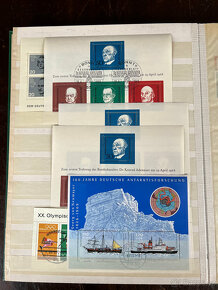 Sbírka poštovních známek - 12 alb - 9
