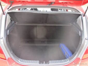 HYUNDAI i 30 - 1.4 - 9