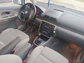 VW Sharan 1.9 TDi, tažné na 2 tuny - 9