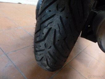 Aprilia Scarabeo 200. Najeto 34677km. Rok 2002 - 9