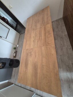 Rozkládací jídelní stůl - 9