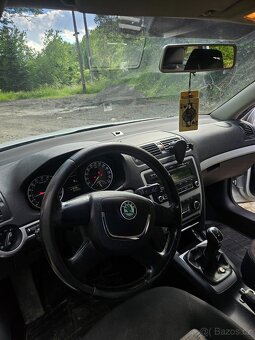 Škoda Octavia 2 1.6 77kW Combi - 9