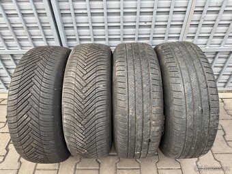 VW Touareg 17” orig. alu kola s celoročními pneu - 9