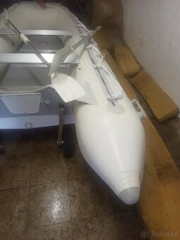 Prodám člun s motorem - 9