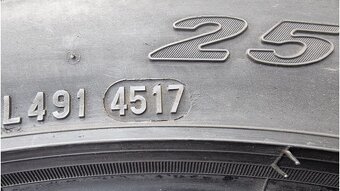 Letní pneu 255/40/19 Pirelli - 9