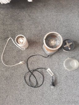 NABÍZÍM KUCHYNSKÉ MIXÉRY ZN. DE GUSTO 220 V. - 9