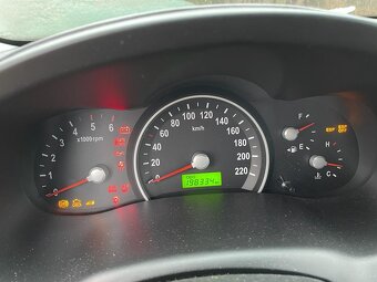 Kia Carnival 2,9 CRDI - 9