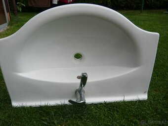 stolek umyvadlo zrcadlo - 9