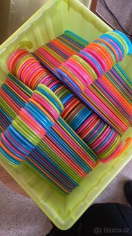 Dřevěný regál / skříňka s tyčí na ramínka - 9