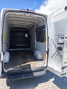 Volkswagen Crafter 2.0 TDI - 9