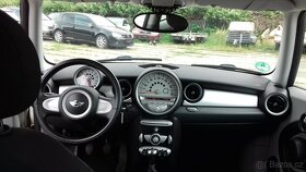 MINI COOPER R56 1,6L 2009 1.majitel TOP STAV panorama - 9