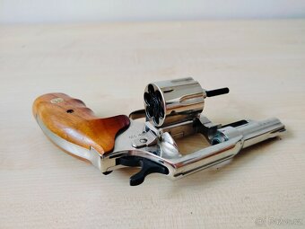 Plynový revolver HOLEK - 9