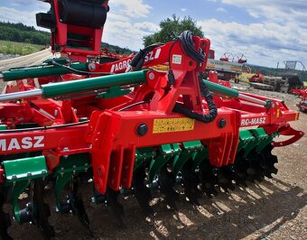 Nový diskový stroj Agro-Masz BT40H - h m záběr - 32 disků - 9
