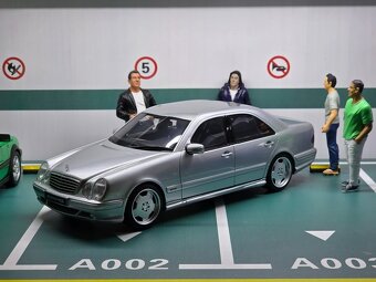 Mercedes-Benz W210 E55 AMG 2001 1:18 OttoMobile - 9