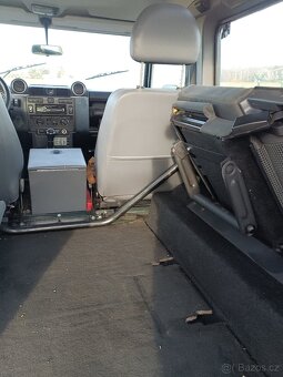 Land Rover Defender 90 - 9