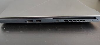 Herní notebook Asus ROG Zephyrus Duo 15 GX550LWS-HF070T - 9